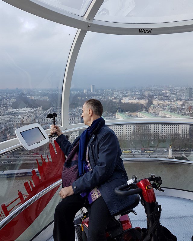 andy-on-scooter-london-eye